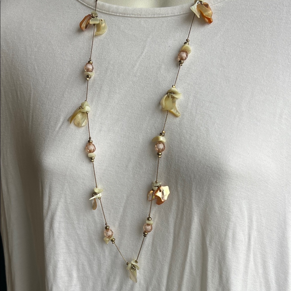 Natural Shell Necklace - Picture 2 of 4